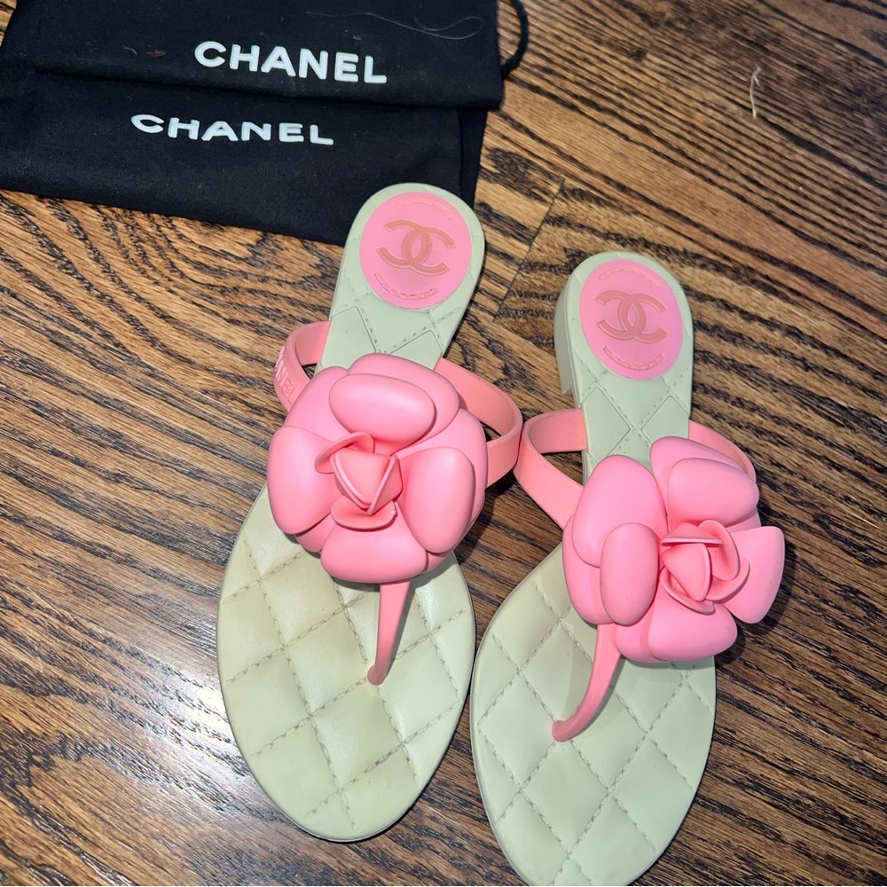 Chanel Flip Flops- Barbie pink